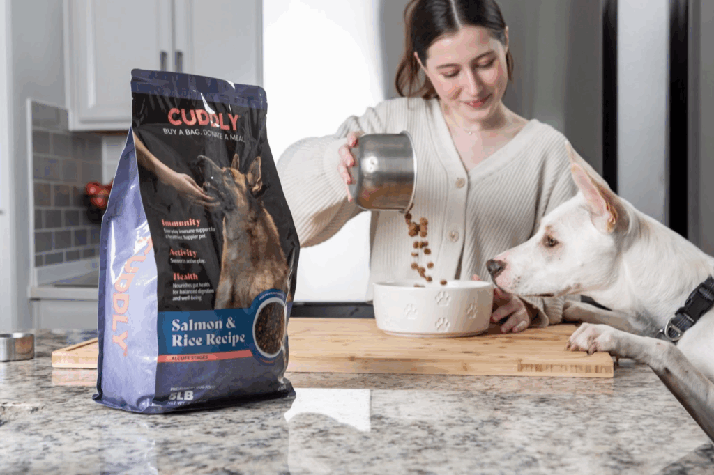 Revisão de um pai de animais de estimação de comida de cachorro fofinho - Vettreet